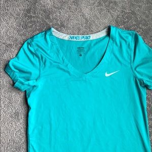 Ladies Medium Nike Pro shirt